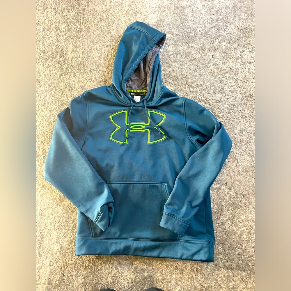Men’s Medium Under Armor hoodie